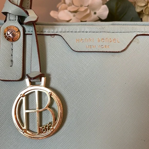 Henri Bendel - Picture 4 of 7